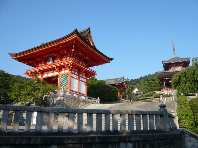 Red temple at Kiyomizu-dera