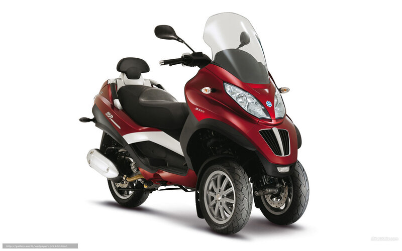 Red Three-wheeled Scooter — Neutral, Photograph