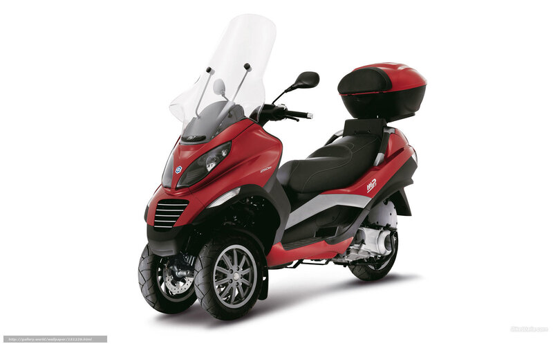Red Three-wheeled Scooter — Neutral, Photograph, Windshield, Rear Storage Box