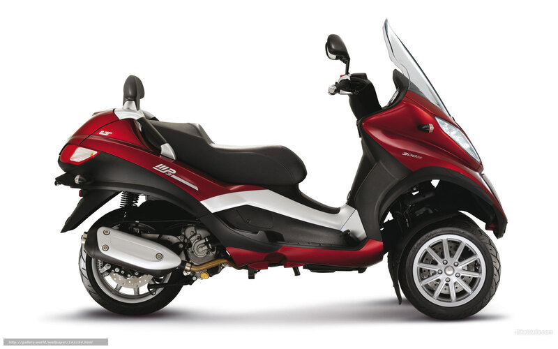 Red Three-wheeled Scooter — Neutral, Photograph, Windshield, Side Mirror