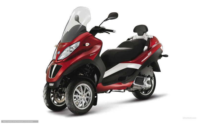 Red Three-wheeled Scooter — Neutral, Photograph, Windshield