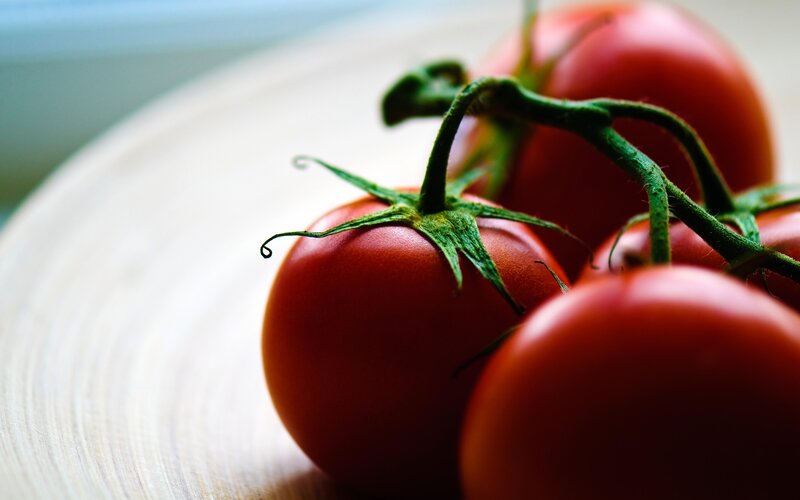 Red Tomatoes on Vine — Natural, Photograph, Plate