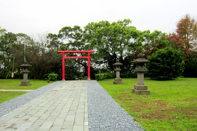 Red Torii Gate — Green, Serene