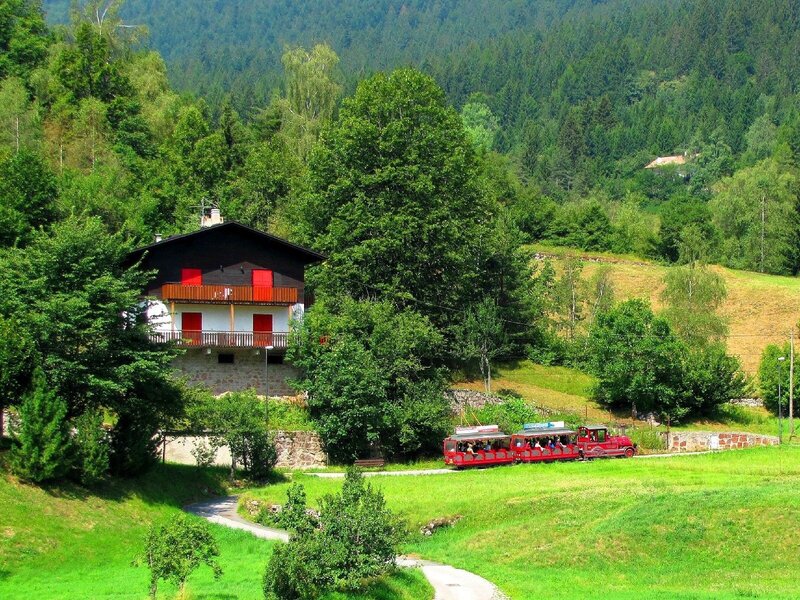 Red Tourist Train