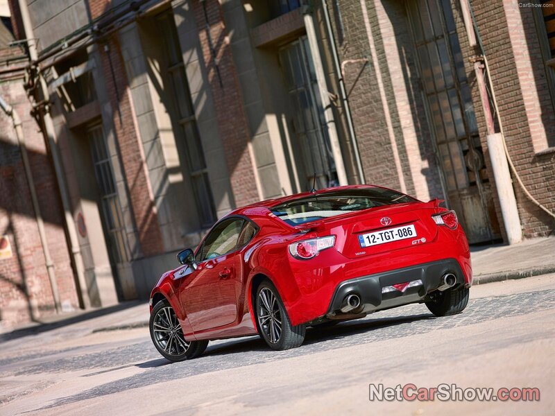 Red Toyota Gt86 — Dynamic, Afternoon