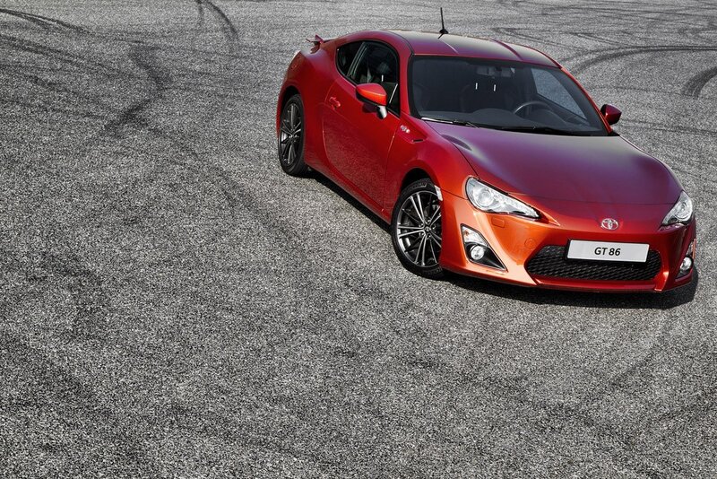 Red Toyota GT86 on track
