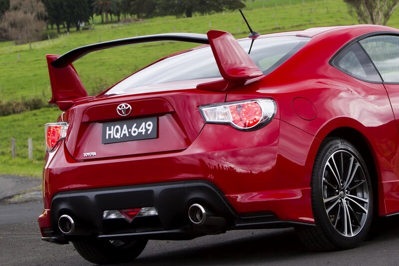 Red Toyota GT86 rear view