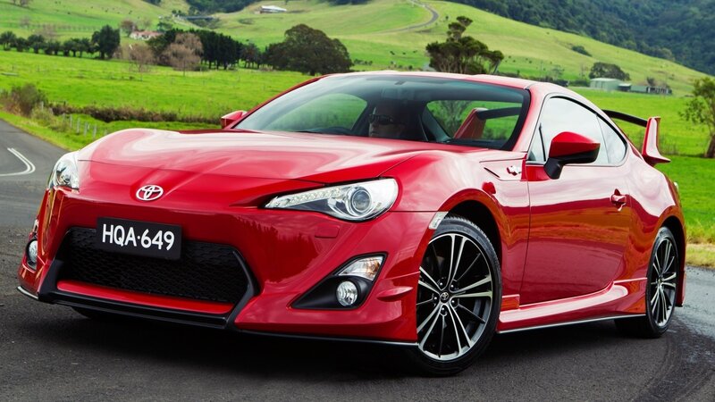 red toyota gt86 sports car