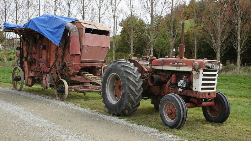 Red Tractor with Trailer — Calm