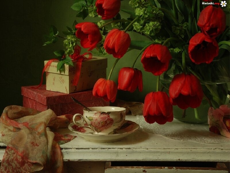 Red Tulips and Tea Set — Dramatic