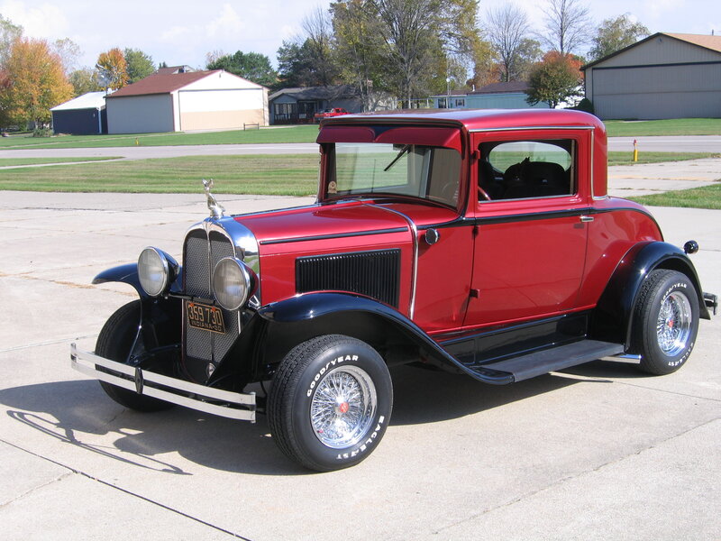 Red Vintage Car — Calm, Autumn