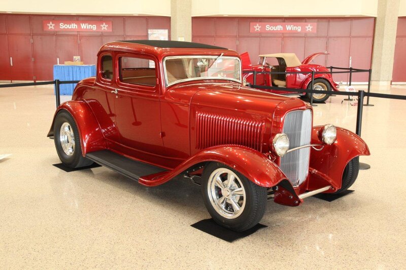 Red Vintage Car — Calm, Photograph, Museum