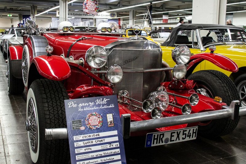 Red Vintage Car — Formal