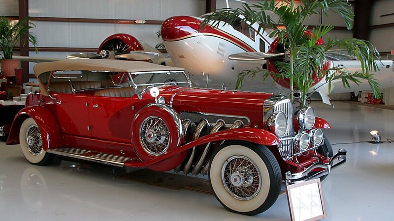 Red Vintage Convertible Car — Showcase, Photograph