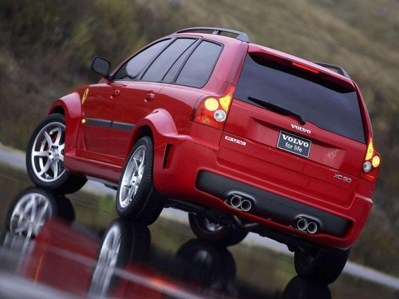 Red Volvo XC90 P.U.V.