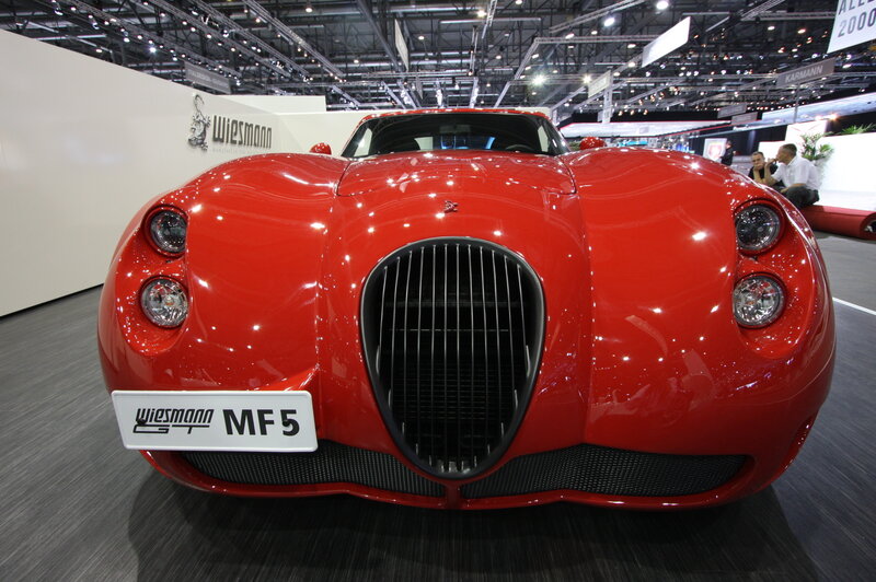 Red Wiesmann MF5 Car