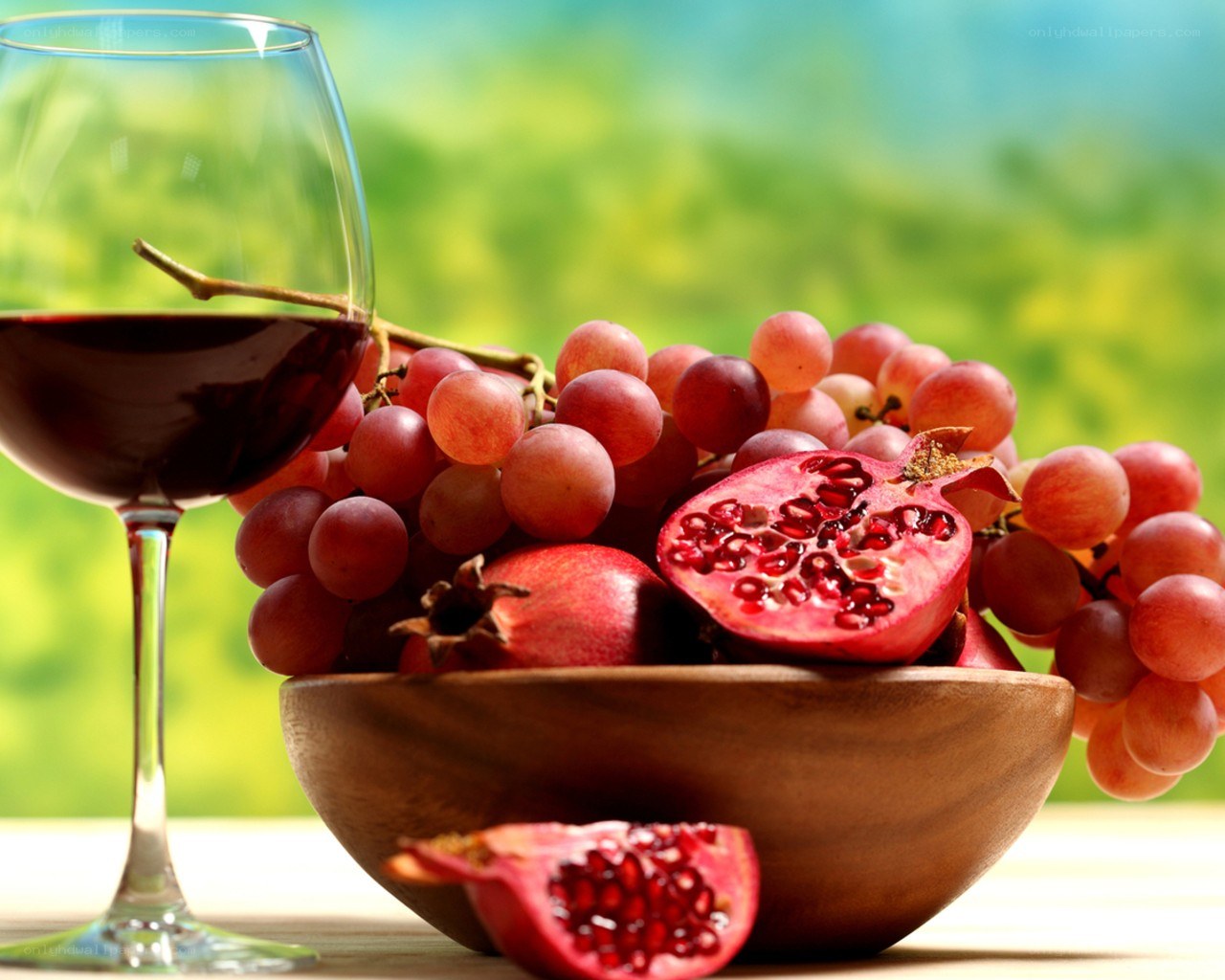 Red wine and fruit bowl