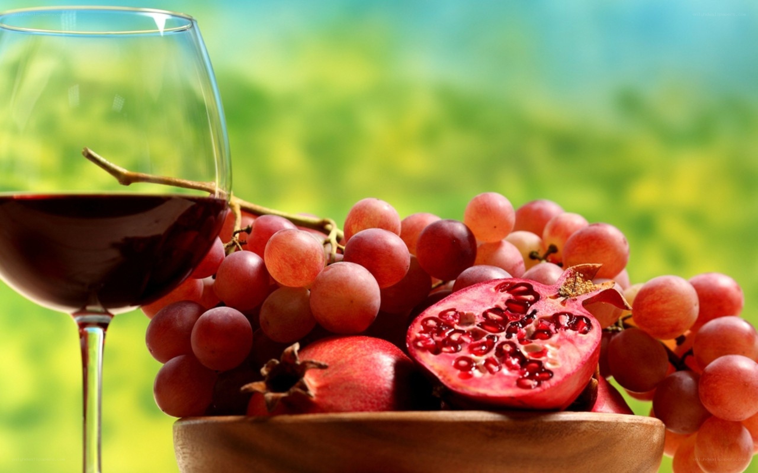 Red wine and fruit bowl