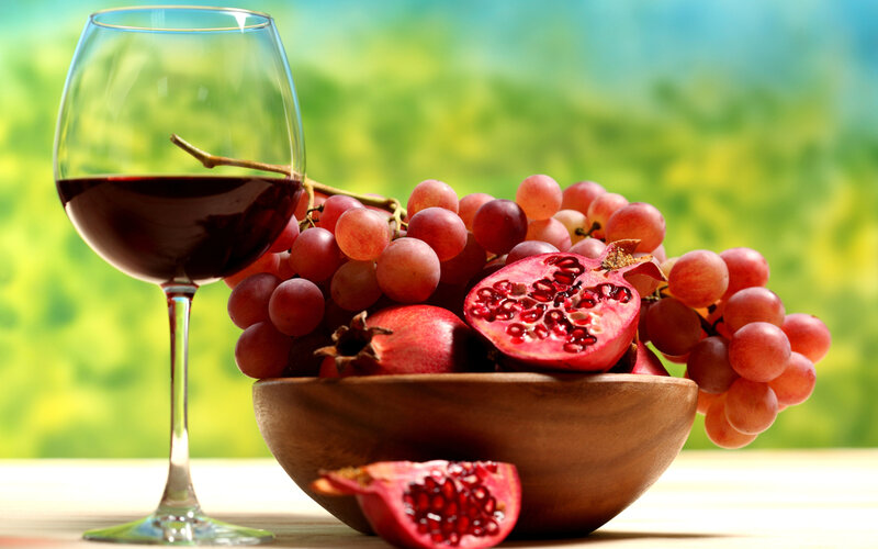 Red Wine and Fruit Bowl — Green