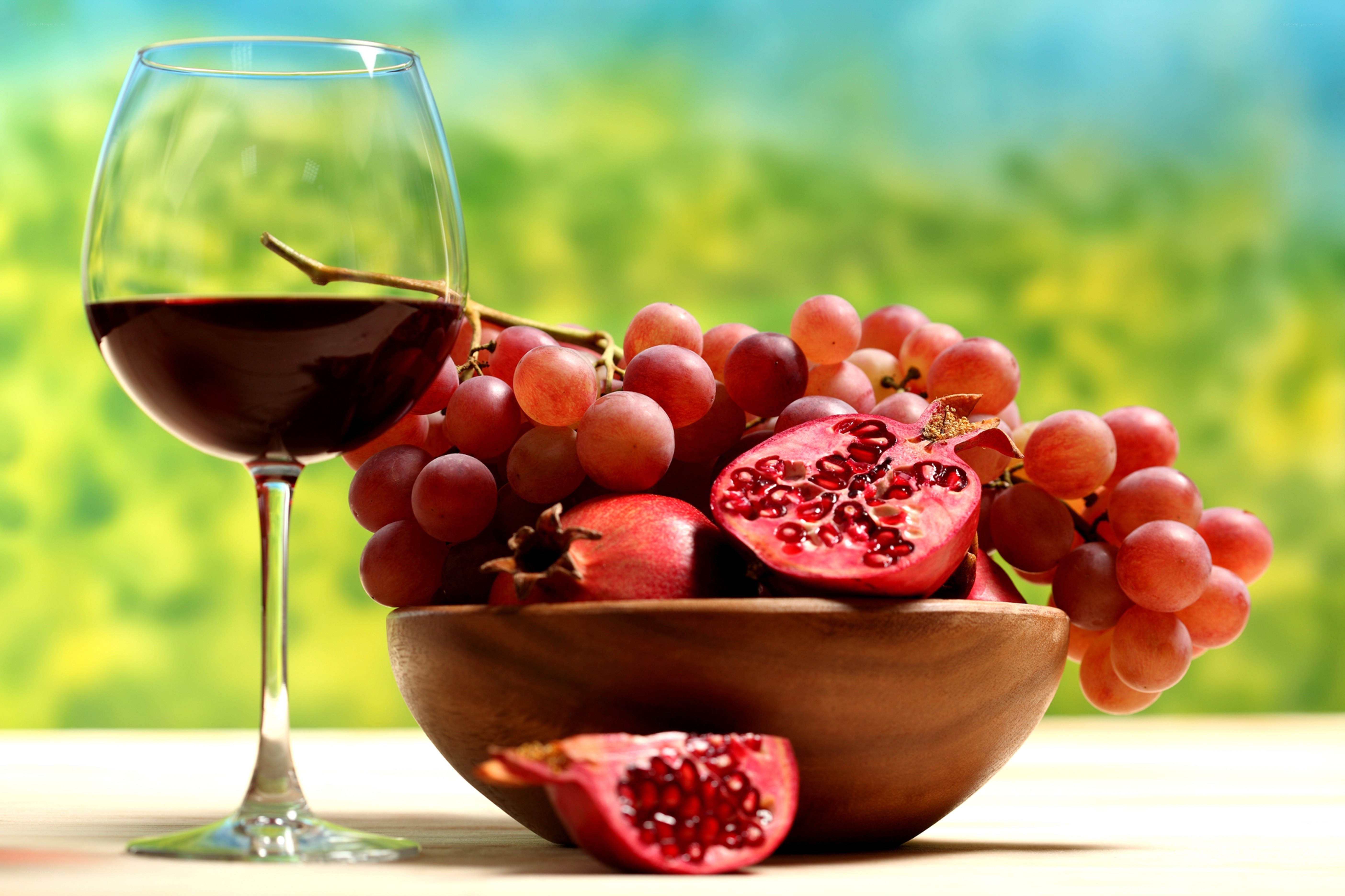 Red wine and fruit bowl