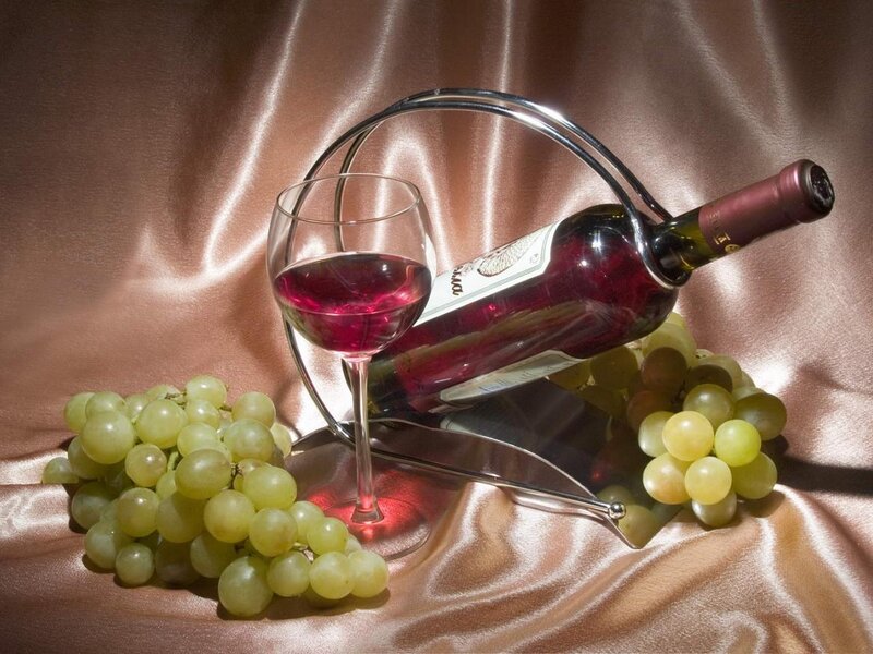 Red Wine and Grapes — Gold