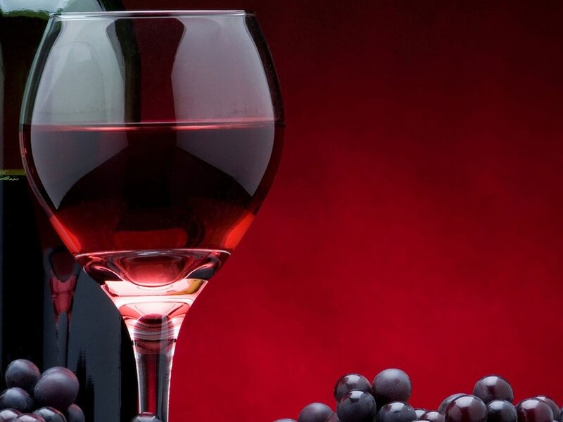 Red Wine in Glass — Dramatic