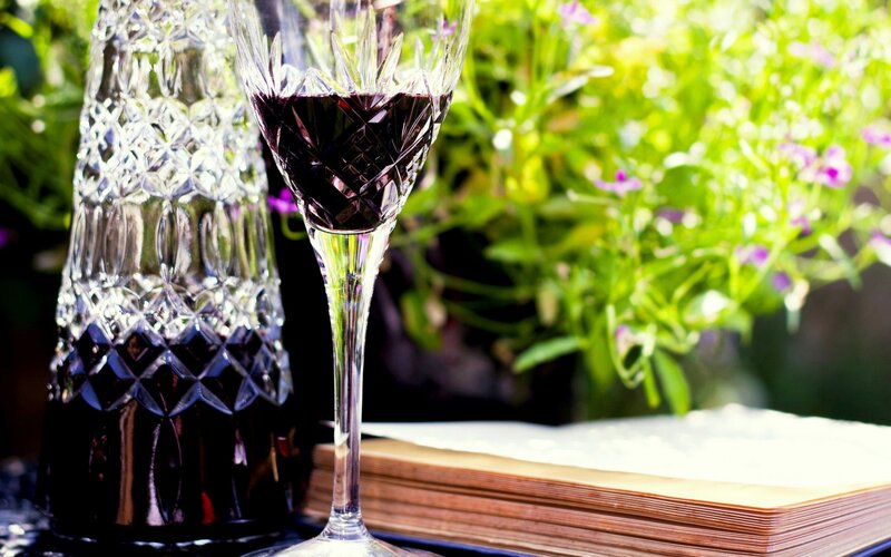 Red Wine in Glass — Green