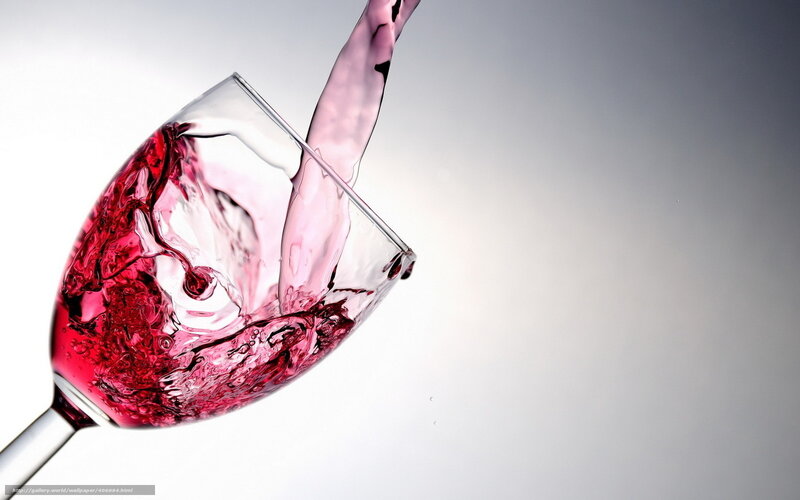Red Wine Pouring — Dynamic