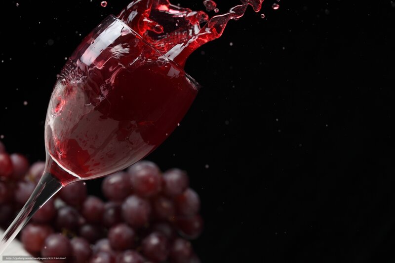 Red Wine Splashing — Black