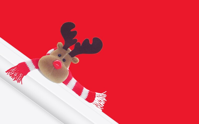 reindeer peeking from corner
