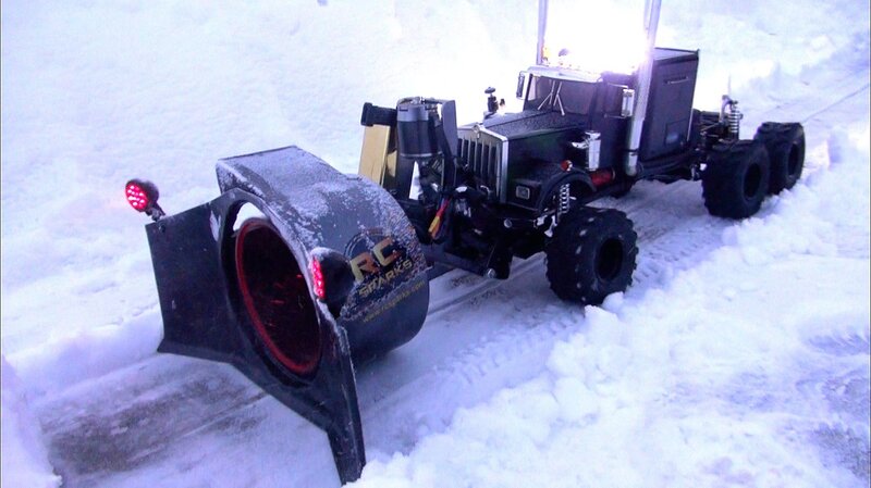 Remote-controlled Snowplow Truck