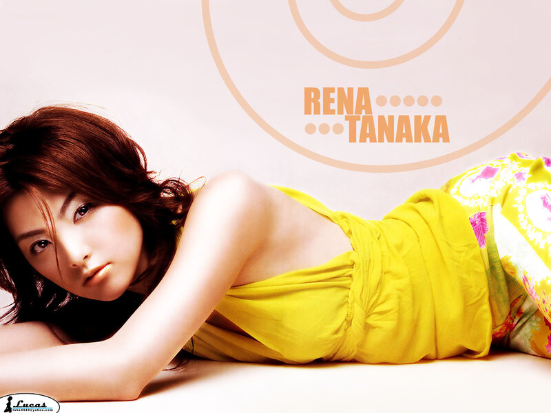 Rena Tanaka in yellow dress