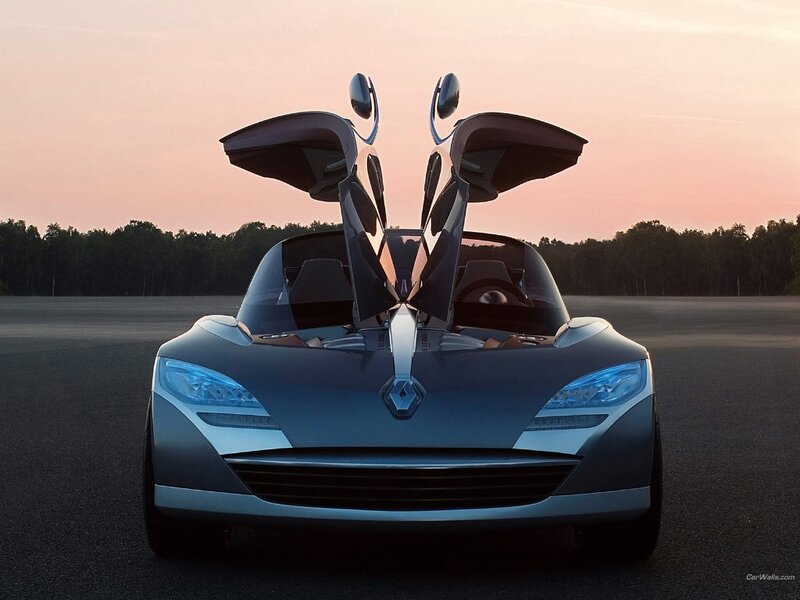 Renault Concept Car — Gray, Dramatic