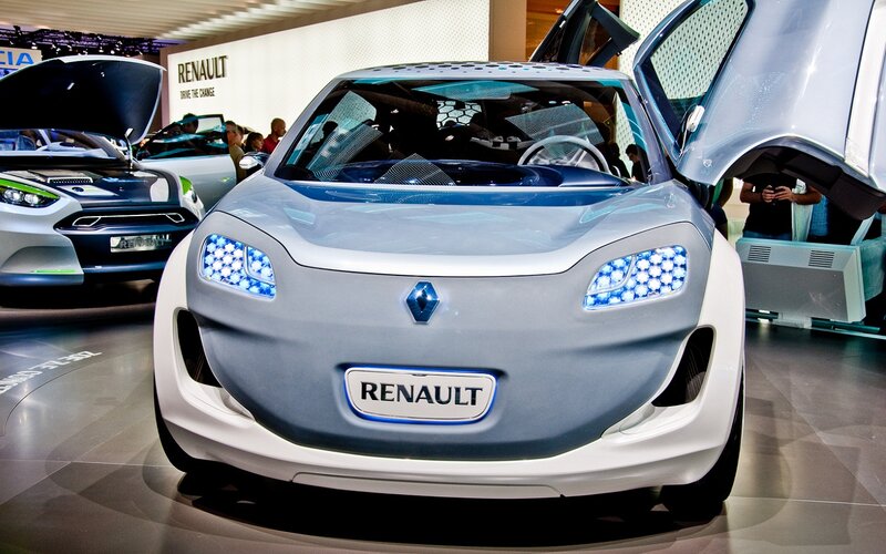 Renault Concept Car — Silver, Modern, Photograph