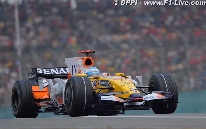 Renault F1 car on track