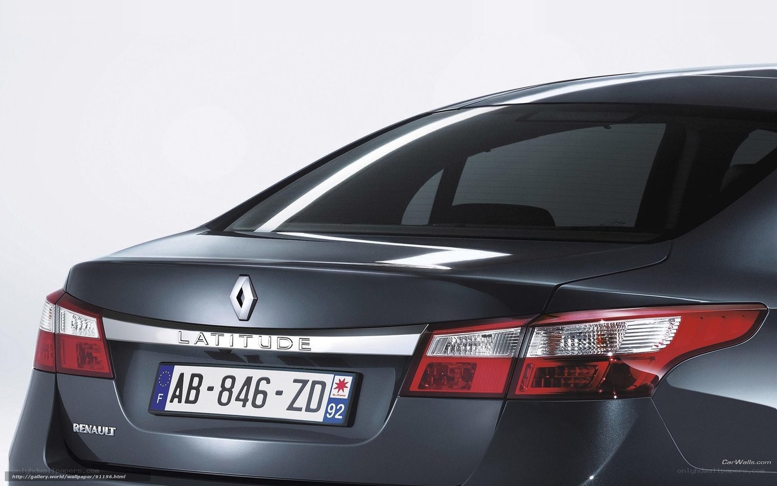 Renault Latitude rear view
