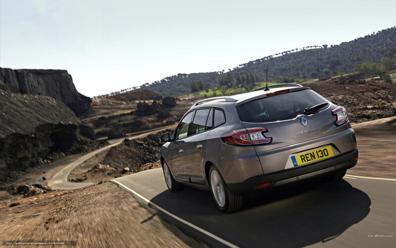 Renault Mégane on winding road