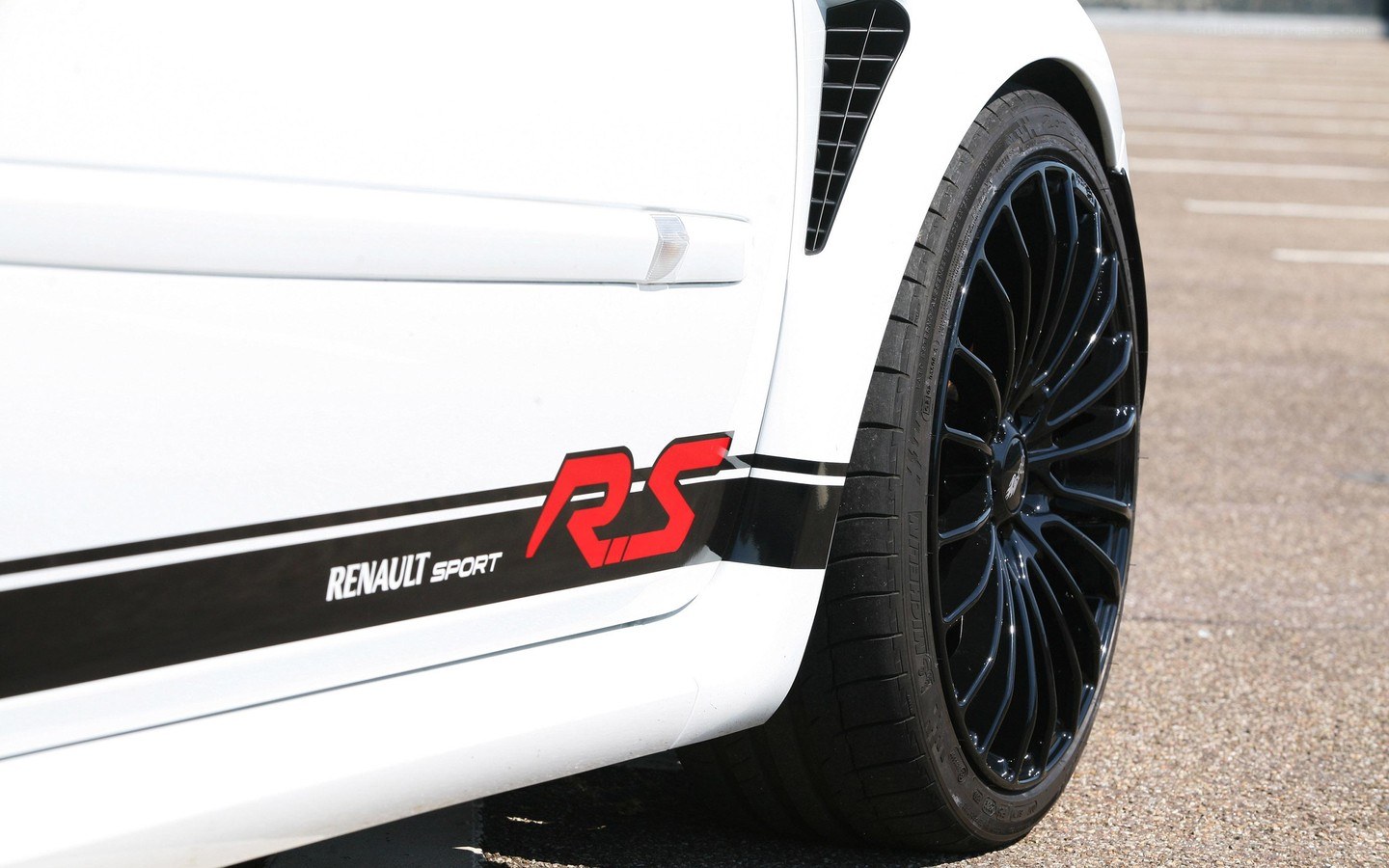 Renault Sport RS car side