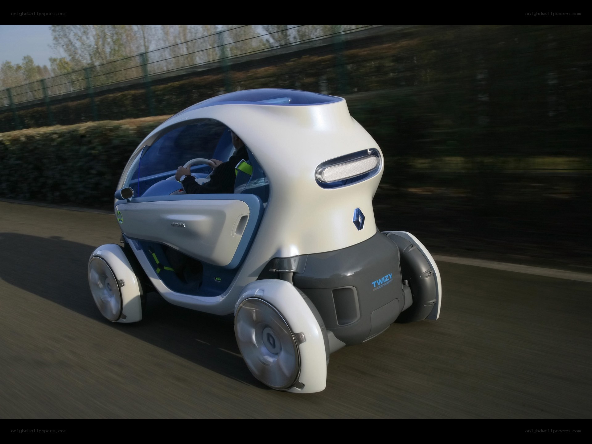 Renault Twizy in motion