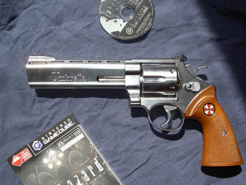 Resident Evil revolver replica
