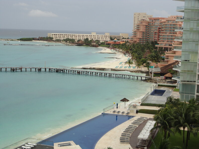 Resort with Pool and Beach — Blue