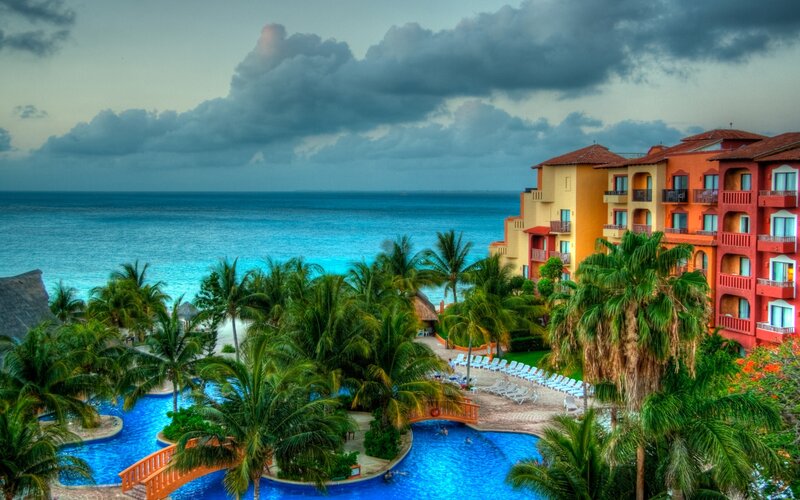 Resort with Pool and Ocean — Blue
