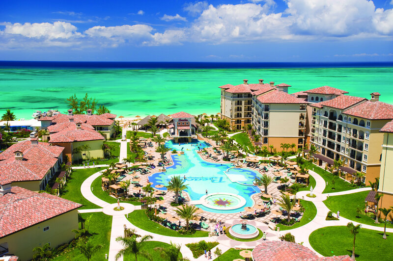 Resort with Pool and Ocean