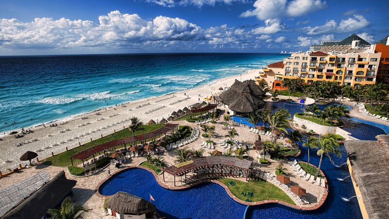 Resort with Pools and Beach — Blue