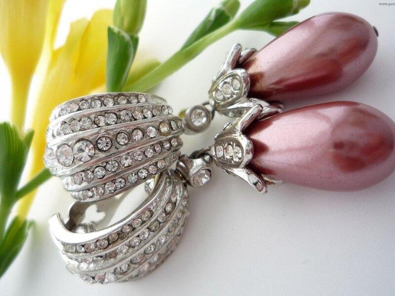 Rhinestone Earrings with Pearls — Silver