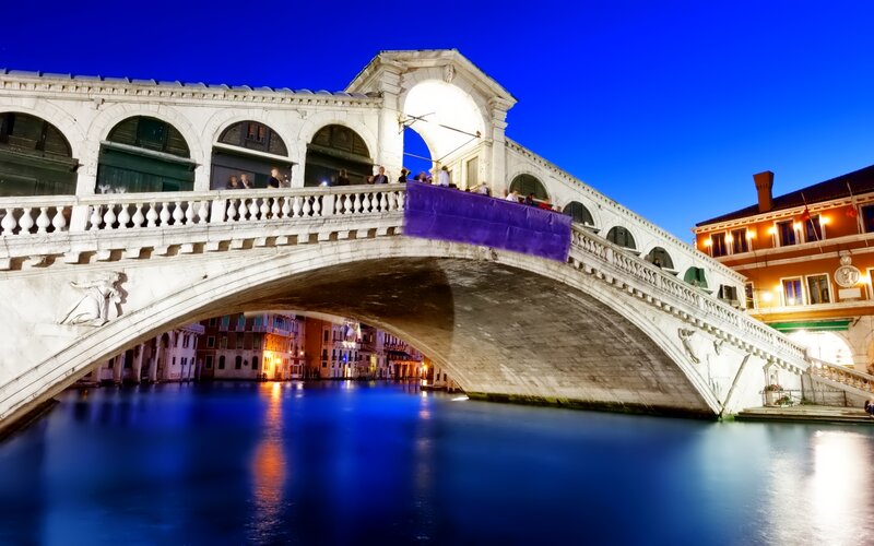 Rialto Bridge at Night — Blue, Dramatic