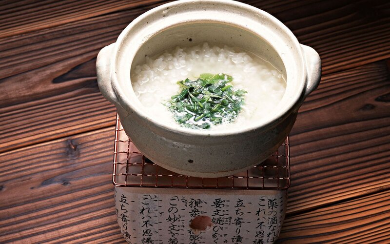 Rice porridge with greens