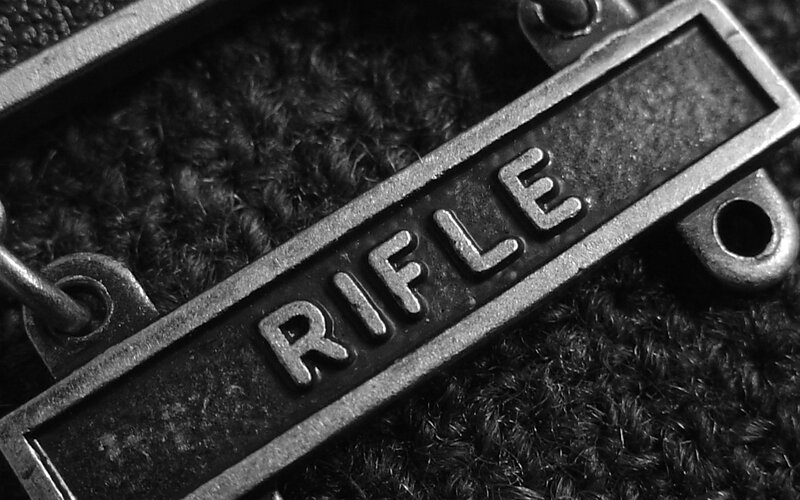 Rifle insignia on uniform