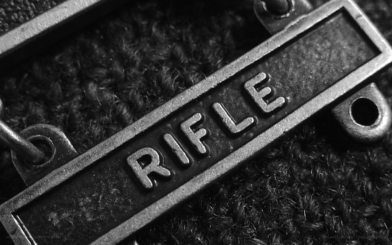 Rifle insignia on uniform