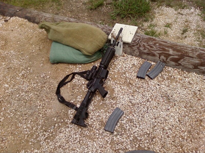 Rifle with Magazines — Black